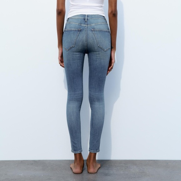 ZARA SCULPTED HIGH RISE TRF SKINNY JEANS - Picture 5 of 6